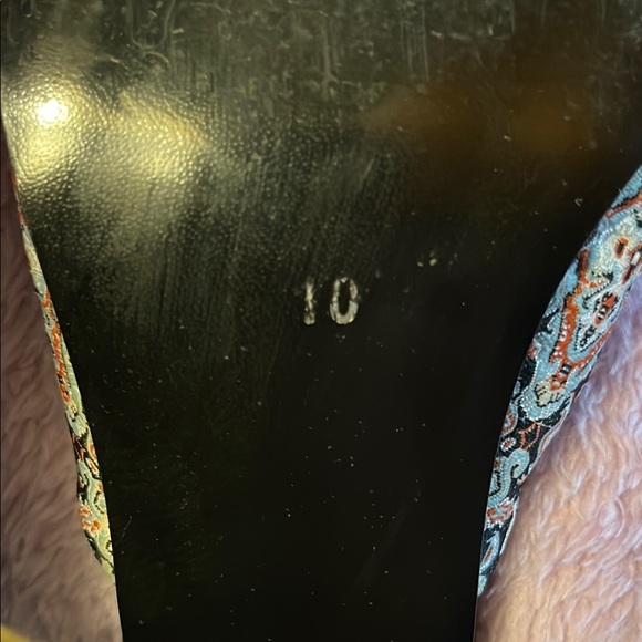 Black and Multicolor Heels - Picture 7 of 7